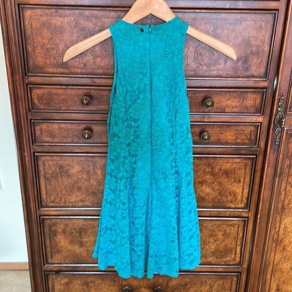 3/$15 Girls green lace dress - Picture 4 of 8